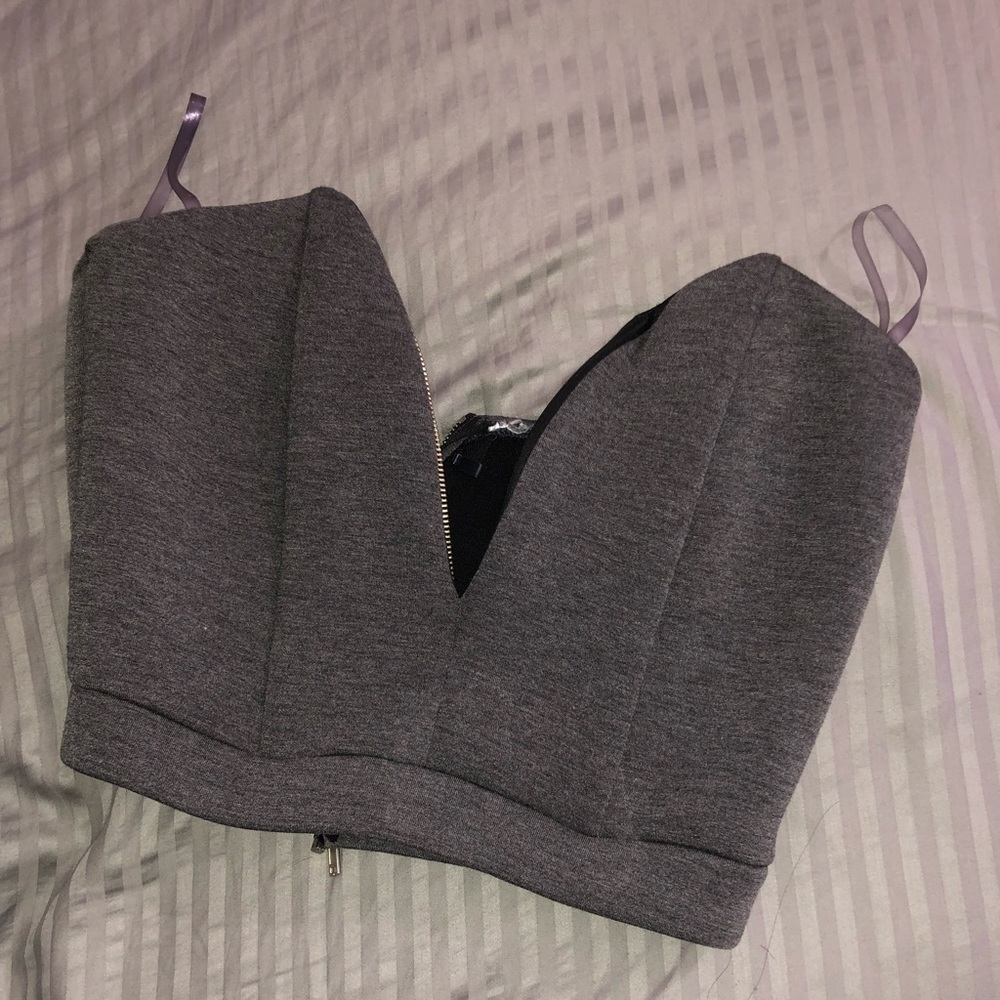 strapless lowcut crop top